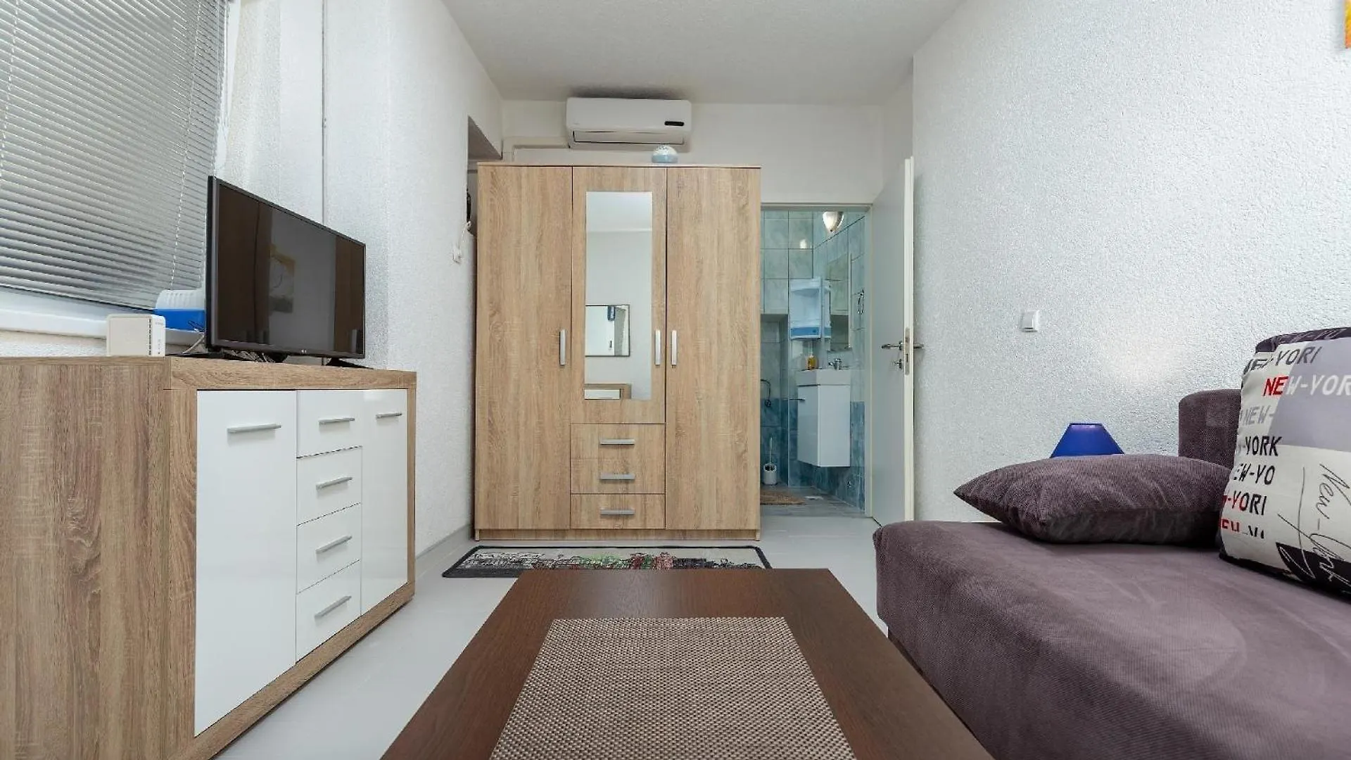 Apartment Ferienwohnung Fuer 2 Personen Ca 28 Qm In Pula, Istrien Istrische Riviera